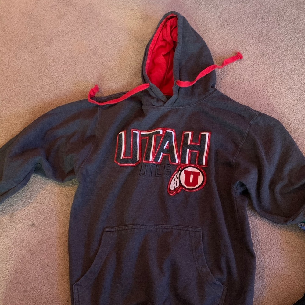 College Sweatshirt/ Utah